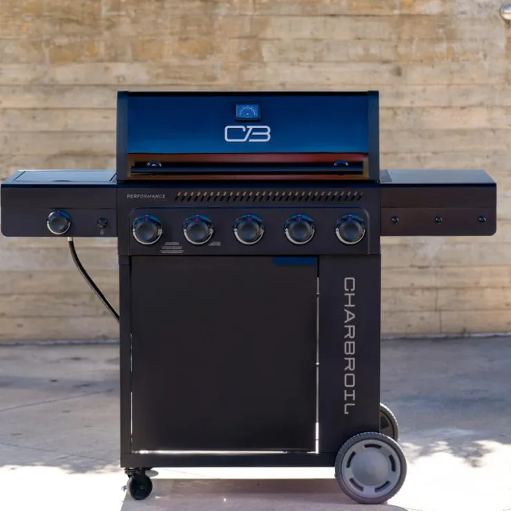 CHARBROIL Propane Gas Grill with 5 Burners - 47 000 BTU Black Outlet