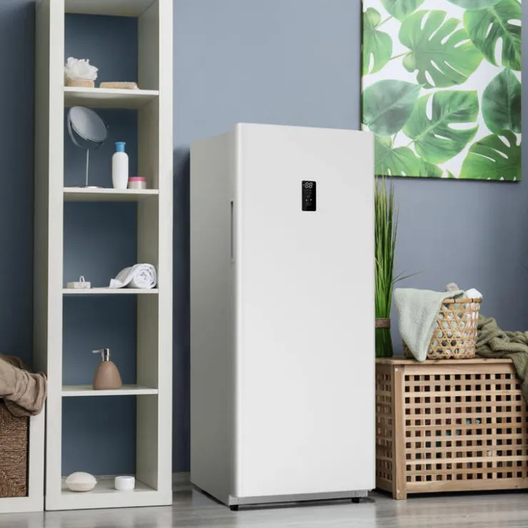 Danby 14 Cu Ft Freezer , Vertical, 28" - DUF140A1WDB White Outlet