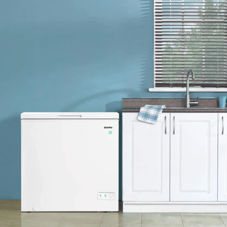 Danby 7 Cu Ft Freezer , Honrizontal, 33" - DCF070A5WDB White