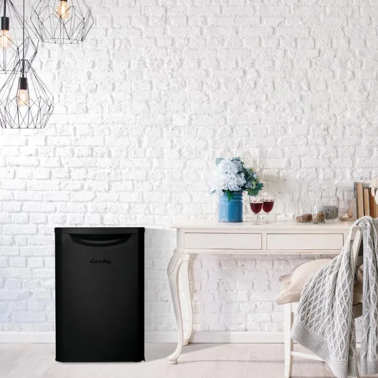 Danby 2.6 Cu Ft Refrigeraor Compact - DAR026A2BDB Black Outlet