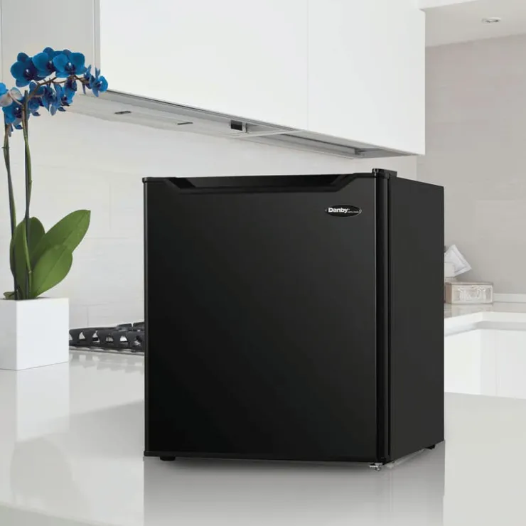 Danby 1,6 Cu Ft Refrigerator Compact - DAR016B1BM Black New