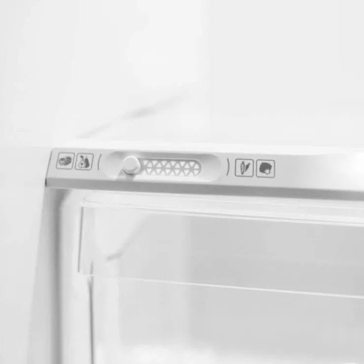 Danby 28 in 18 Cu ft Refrigerator Top Freezer - DFF176B1WDB White
