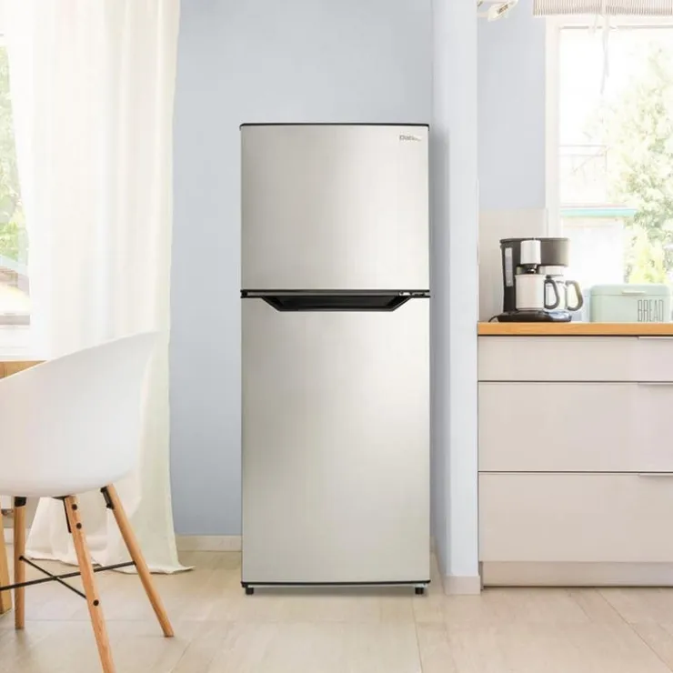 Danby 24 in 11,6 Cu ft Refrigerator Top Freezer - DFF116B2SSDB Stainless Outlet