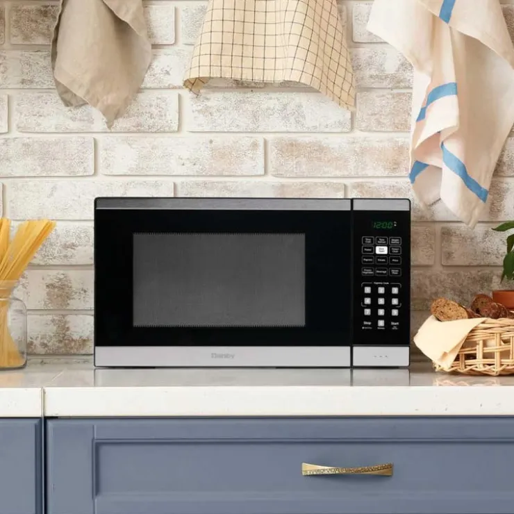 Danby Microwave 900 20.5" DBMW1126BBS Stainless Clearance