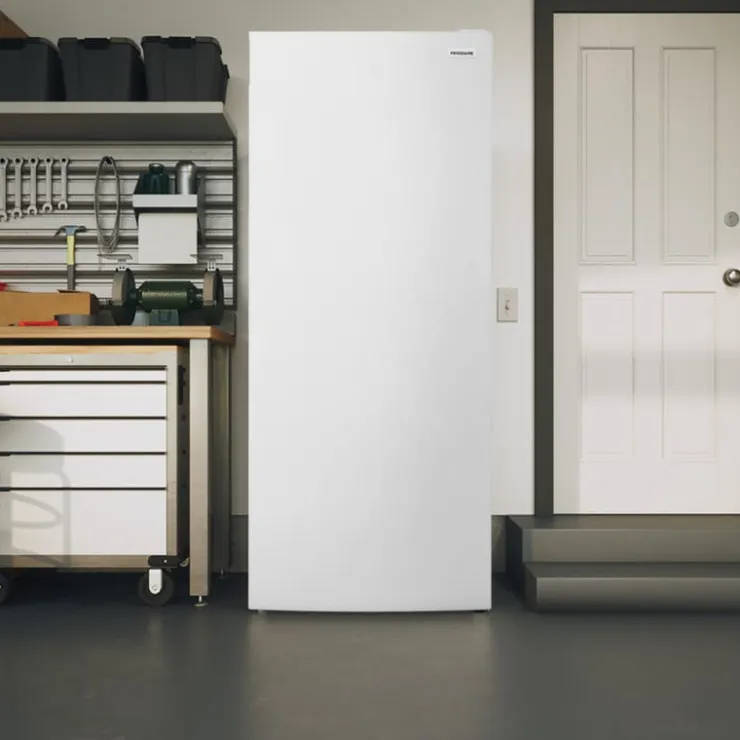 Frigidaire 16 cu ft 28 in Convertible Refrigerator/Freezer All refrigerator, Convertible Freezer - FFUE1626AW White Clearance
