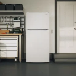 Frigidaire 18 Cu Ft 30 In Refrigerator Top Freezer - FRTE1835AW White Clearance
