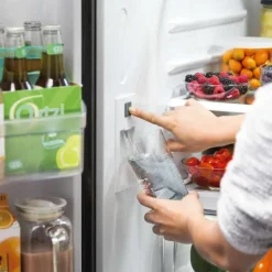 GE Appliances GE 27 Cu Ft 36 In Réfrigerator Bottom Freezer, French door - GNE27JYMFS Stainless Steel New