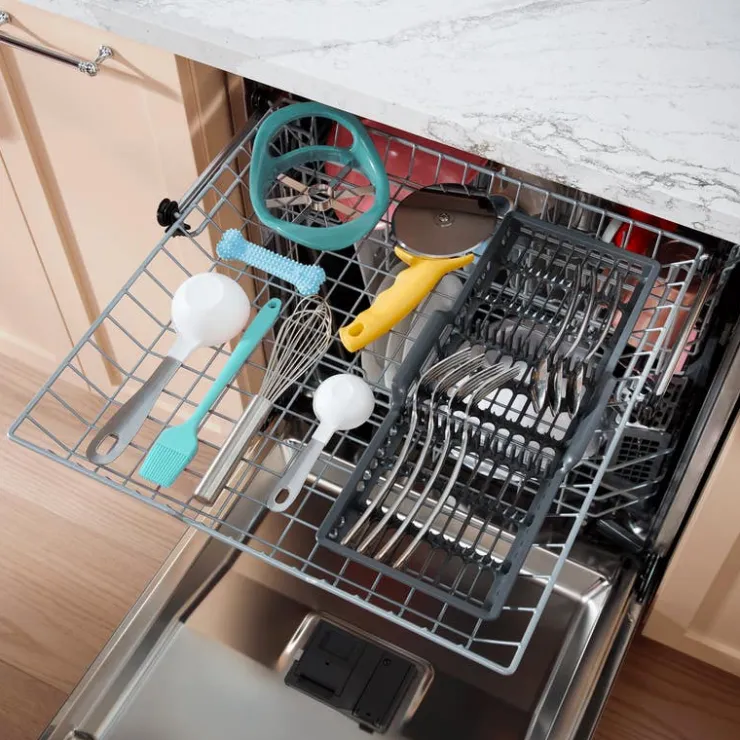 GE Appliances GE Dishwasher Built-In 24" 45dB - GDT670SYVFS Stainless Steel Hot