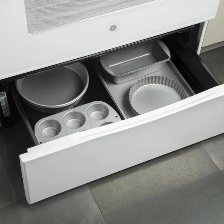 GE Appliances GE Range 30" Electric Glass-Ceramic - JCBS630DKWW White Clearance