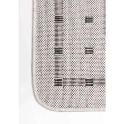 Indoor or Outdoor Rug - 4 x 6 Grey New