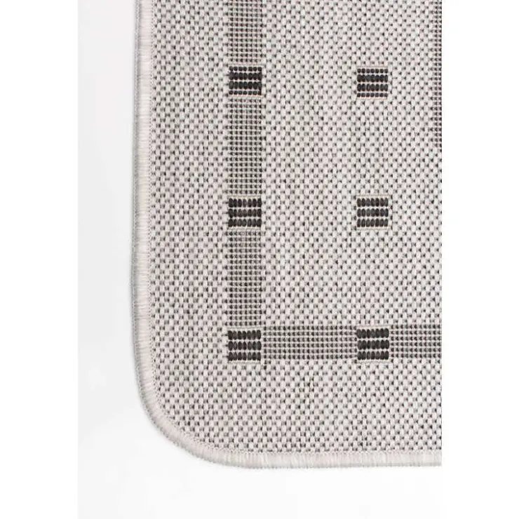 Indoor or Outdoor Rug - 4 x 6 Grey New