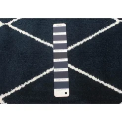 Indoor Rug - 7 x 10 Navy/White Outlet