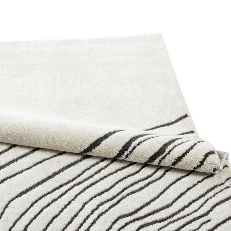 Indoor Rug - 5 x 8 Beige / Black Clearance