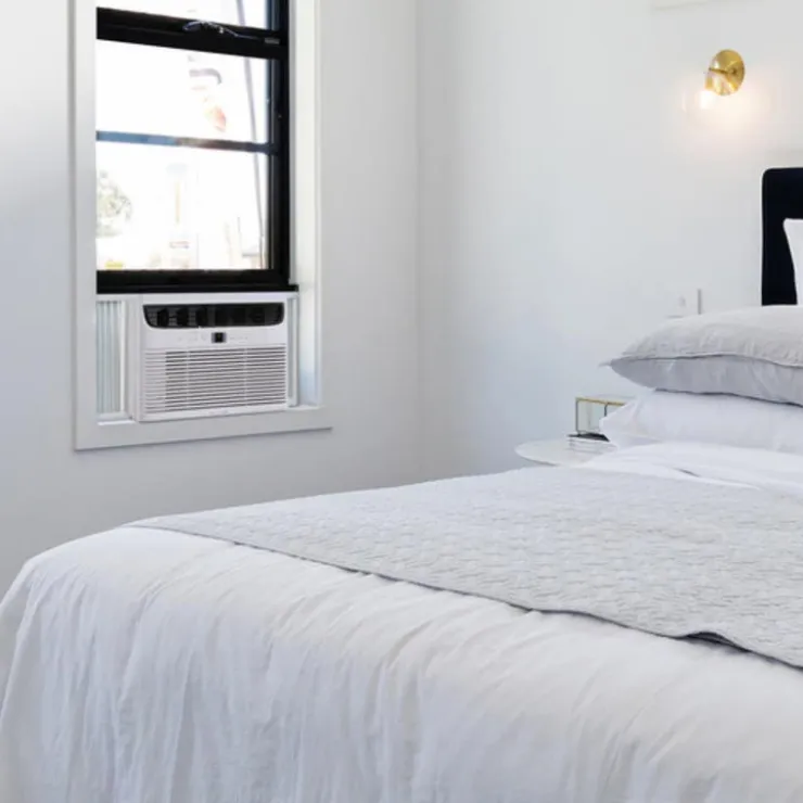Frigidaire Window Air Conditioner - 10,000 BTU White Outlet